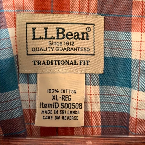 Traditional Fit L.L. Bean Men’s Button Down - Picture 2 of 2